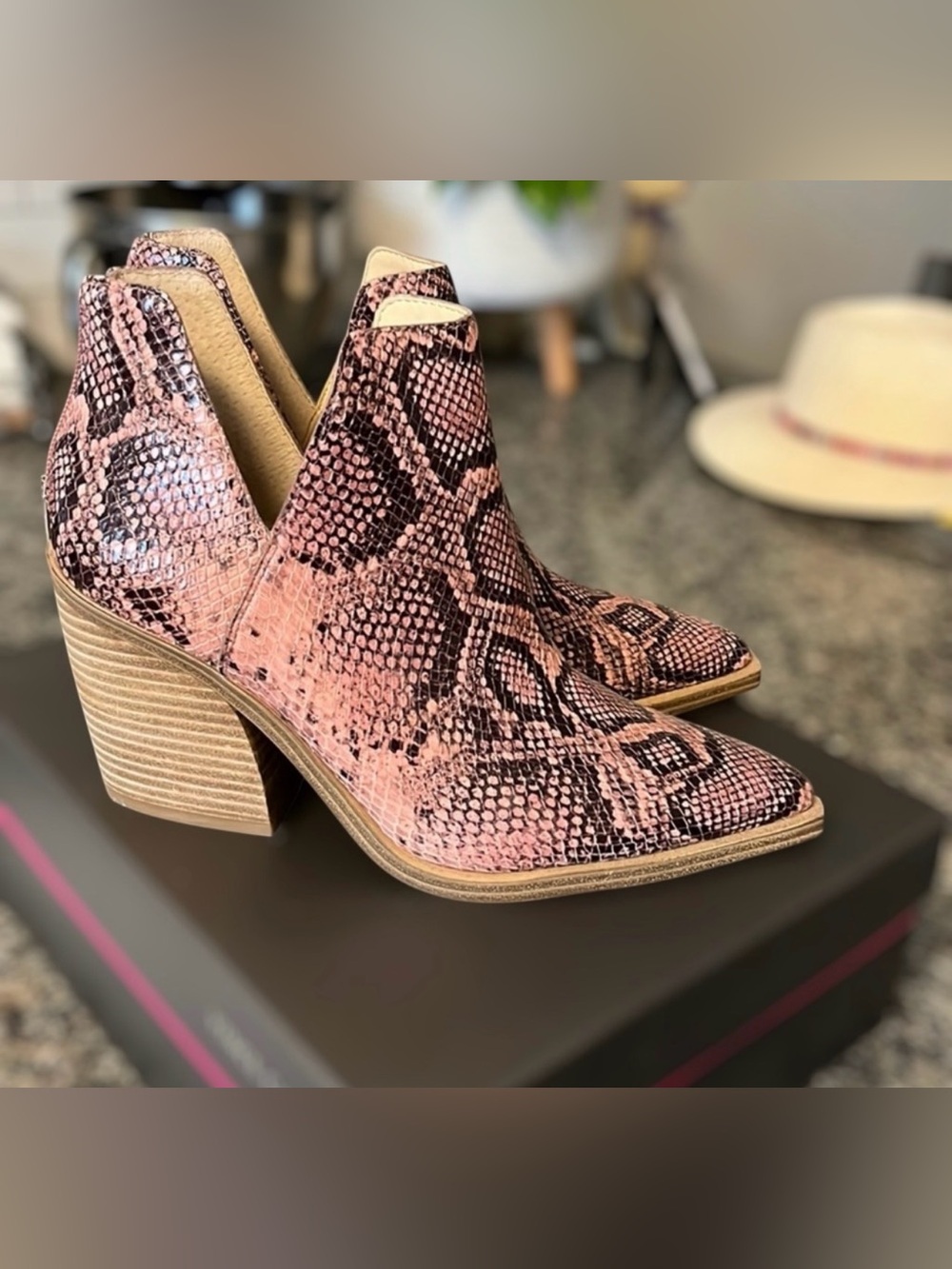Vince Camuto Western Booties Rodeo Boots Snakeskin Animal Print Gigietta Ranch